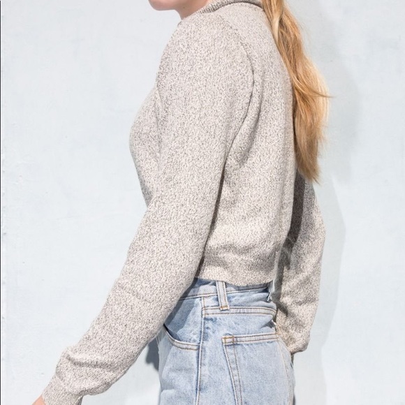 SOLD Brandy Melville Grey Novella Sweater - Picture 9 of 12